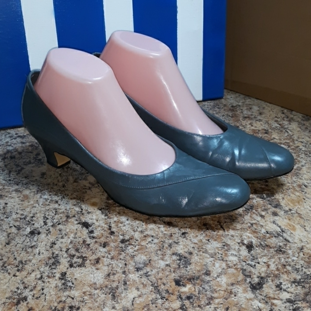 Vintage 1970s Natural Walker gray dress heels